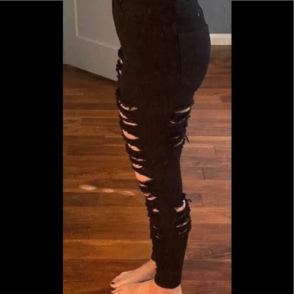 Foreign Exchange Ripped Jeans - Picture 3 of 4